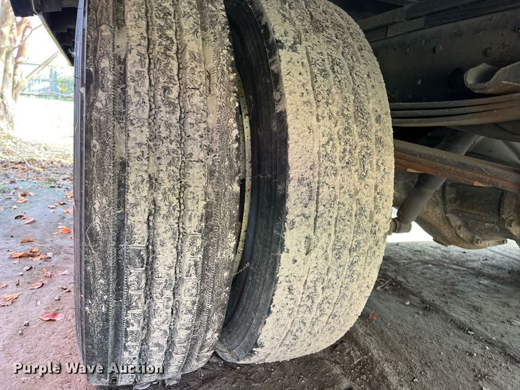 image for item DH8593 2013 Isuzu NRR  box truck