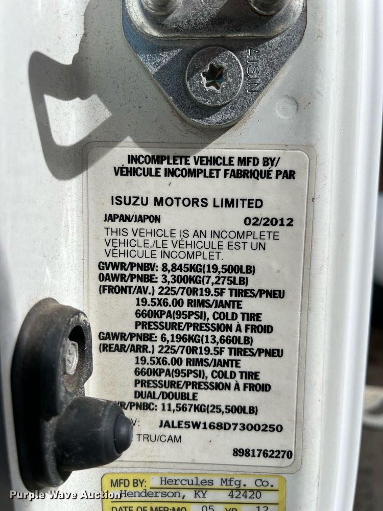 image for item DH8593 2013 Isuzu NRR  box truck