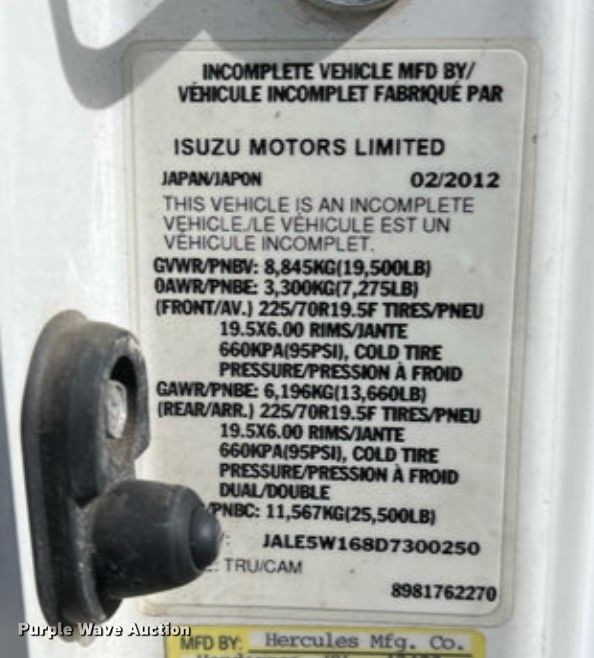 image for item DH8593 2013 Isuzu NRR  box truck