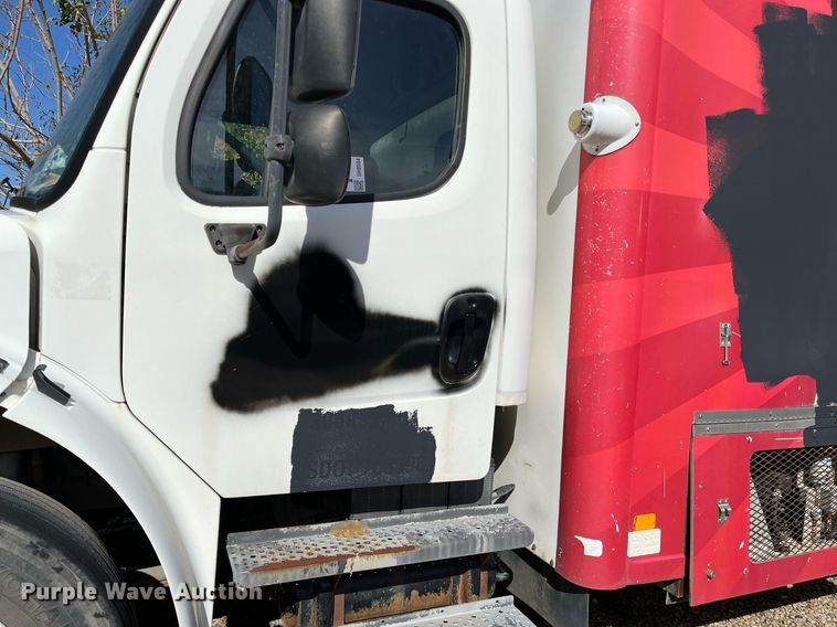 image for item DH8594 2007 Freightliner Business Class M2  refrigerated truck