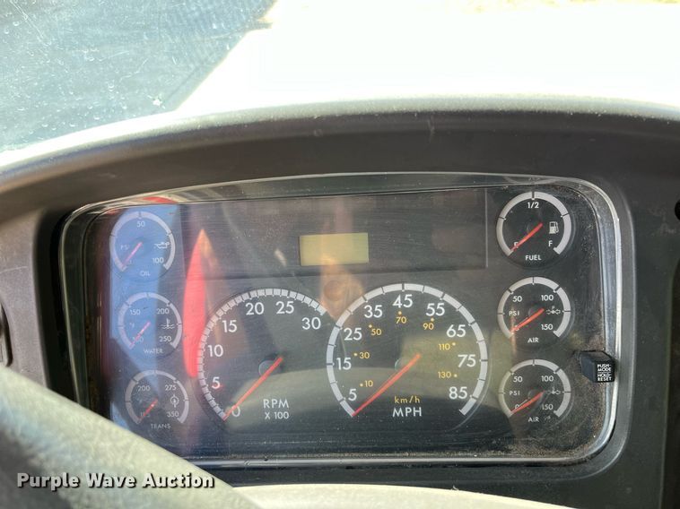 image for item DH8594 2007 Freightliner Business Class M2  refrigerated truck