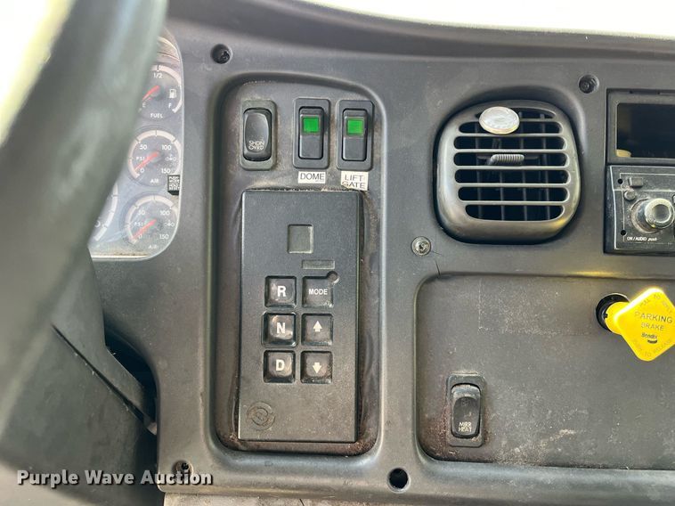 image for item DH8594 2007 Freightliner Business Class M2  refrigerated truck