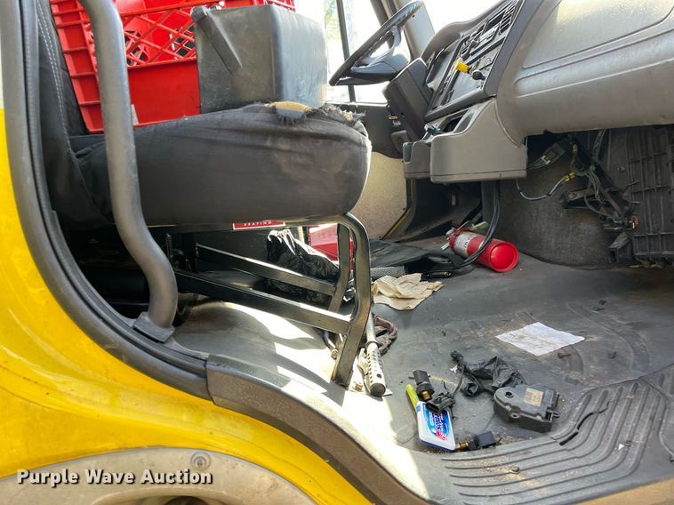 image for item DH8594 2007 Freightliner Business Class M2  refrigerated truck