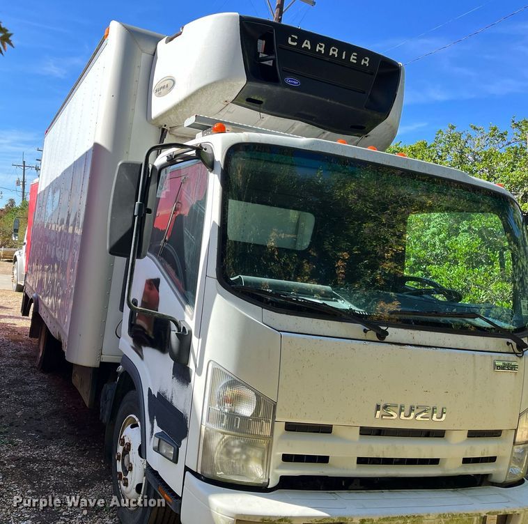 image for item DH8595 2013 Isuzu NRR  refrigerated truck