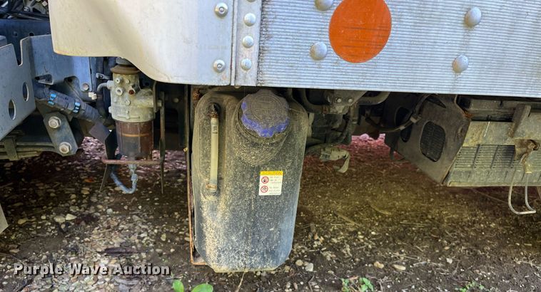 image for item DH8595 2013 Isuzu NRR  refrigerated truck