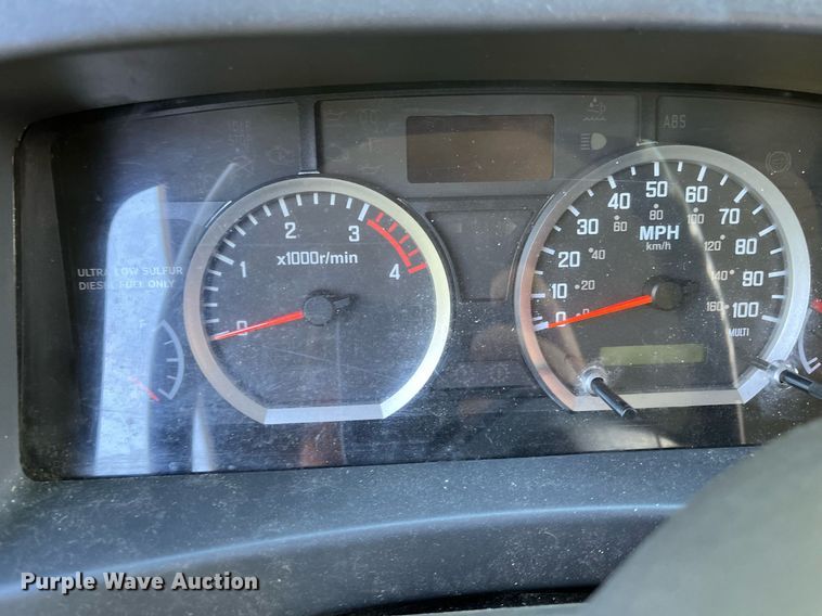 image for item DH8595 2013 Isuzu NRR  refrigerated truck