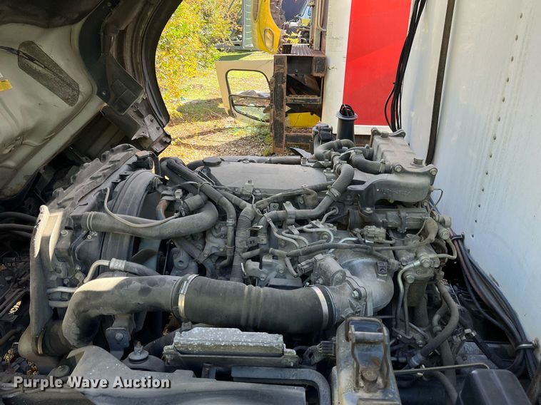 image for item DH8595 2013 Isuzu NRR  refrigerated truck