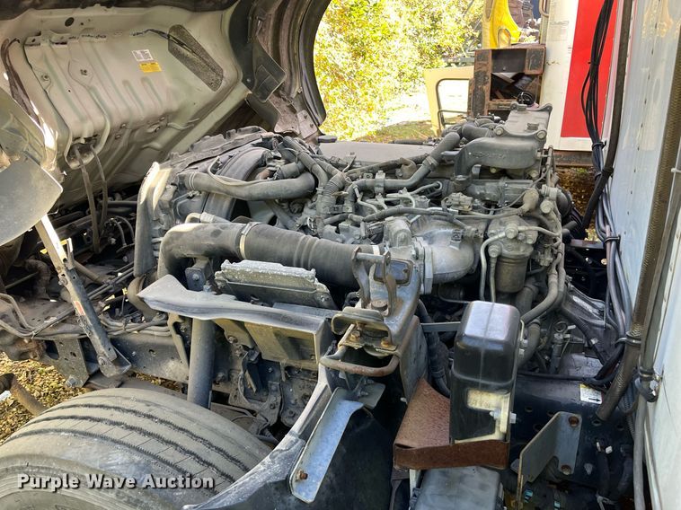 image for item DH8595 2013 Isuzu NRR  refrigerated truck