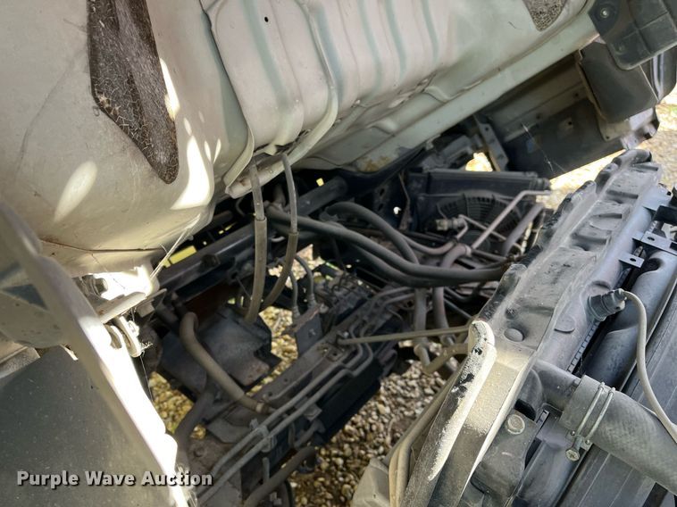 image for item DH8595 2013 Isuzu NRR  refrigerated truck