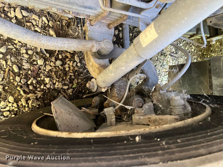 image for item DH8595 2013 Isuzu NRR  refrigerated truck