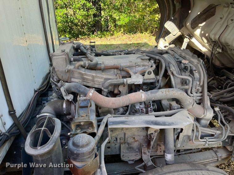 image for item DH8595 2013 Isuzu NRR  refrigerated truck