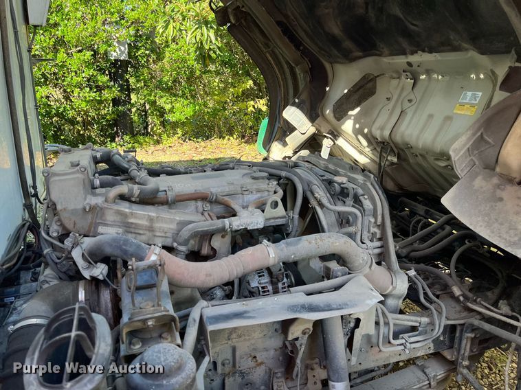 image for item DH8595 2013 Isuzu NRR  refrigerated truck