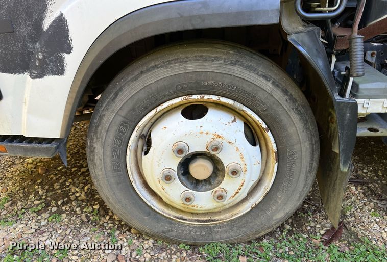 image for item DH8595 2013 Isuzu NRR  refrigerated truck