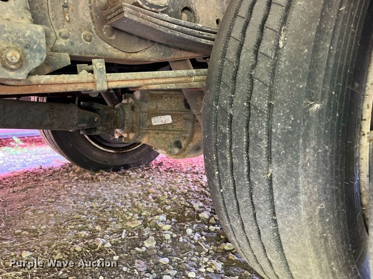 image for item DH8595 2013 Isuzu NRR  refrigerated truck