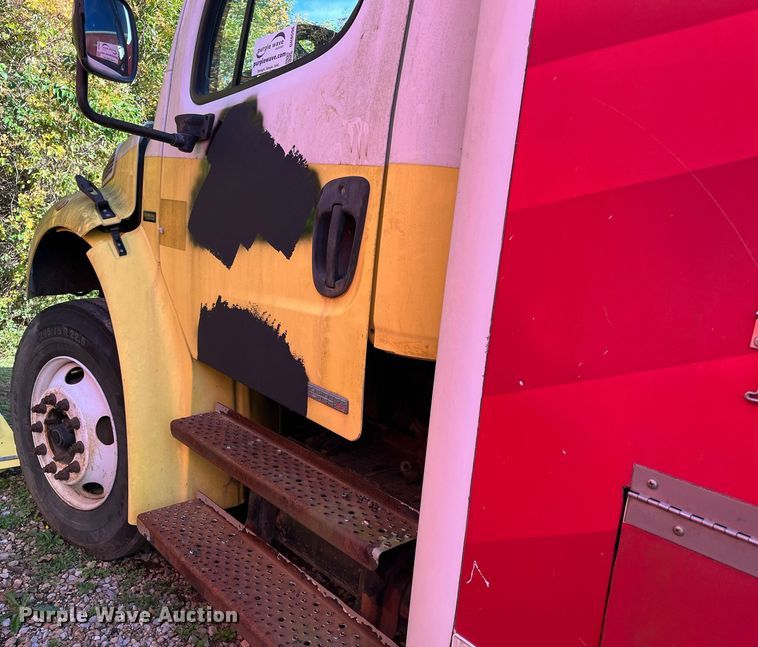 image for item DH8596 2007 Freightliner Business Class M2  refrigerated truck