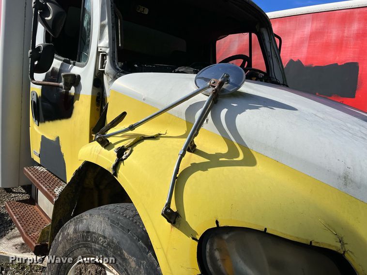 image for item DH8596 2007 Freightliner Business Class M2  refrigerated truck