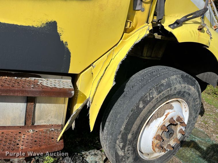 image for item DH8596 2007 Freightliner Business Class M2  refrigerated truck