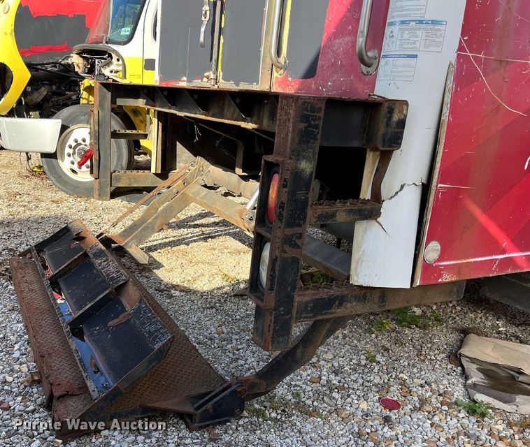 image for item DH8596 2007 Freightliner Business Class M2  refrigerated truck