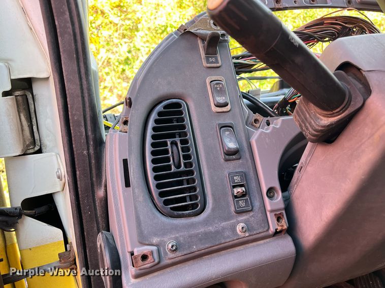 image for item DH8596 2007 Freightliner Business Class M2  refrigerated truck