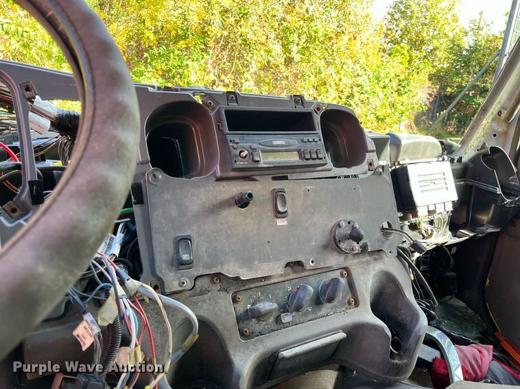 image for item DH8596 2007 Freightliner Business Class M2  refrigerated truck