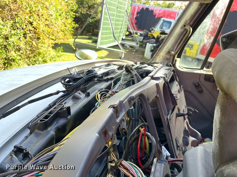 image for item DH8596 2007 Freightliner Business Class M2  refrigerated truck