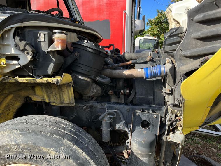 image for item DH8596 2007 Freightliner Business Class M2  refrigerated truck