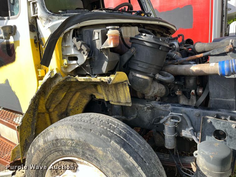 image for item DH8596 2007 Freightliner Business Class M2  refrigerated truck