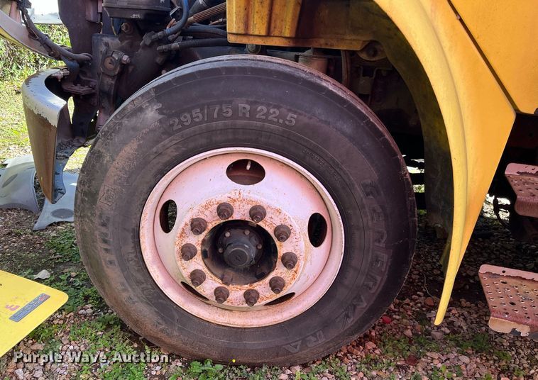 image for item DH8596 2007 Freightliner Business Class M2  refrigerated truck