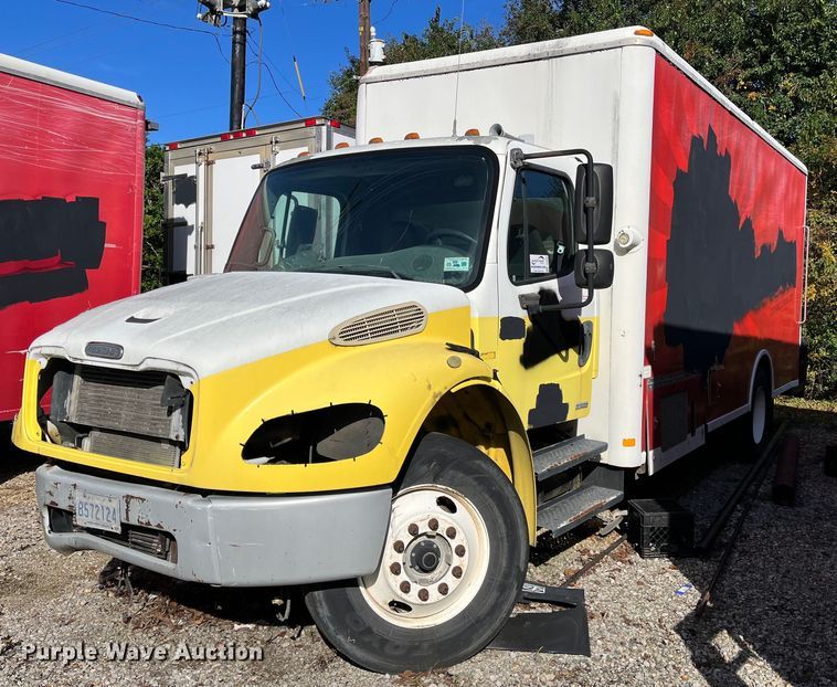 image for item DH8597 2004 Freightliner Business Class M2  refrigerated truck