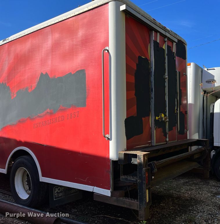 image for item DH8597 2004 Freightliner Business Class M2  refrigerated truck