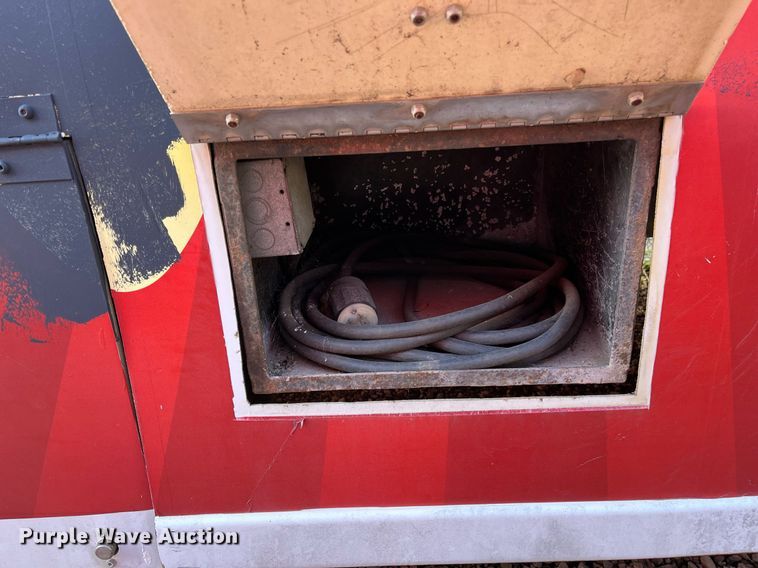 image for item DH8597 2004 Freightliner Business Class M2  refrigerated truck