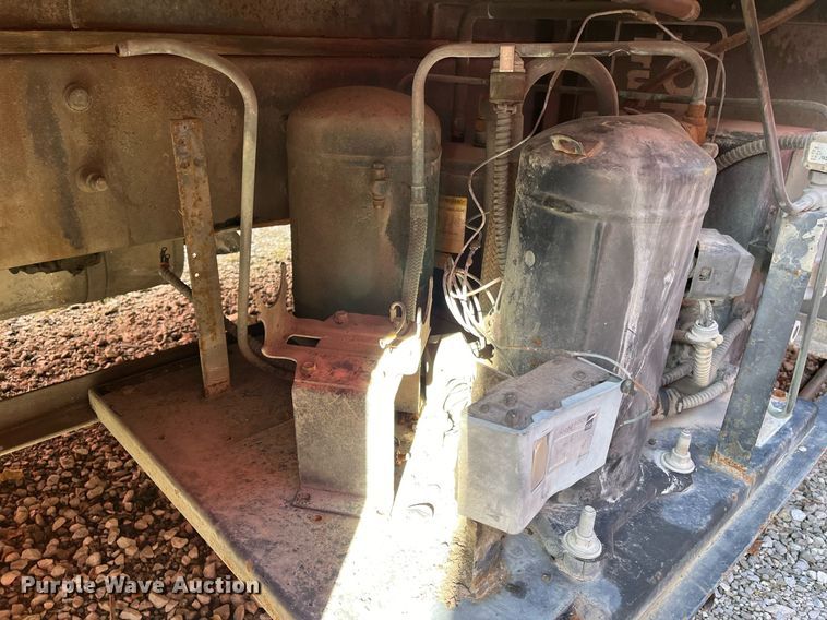 image for item DH8597 2004 Freightliner Business Class M2  refrigerated truck