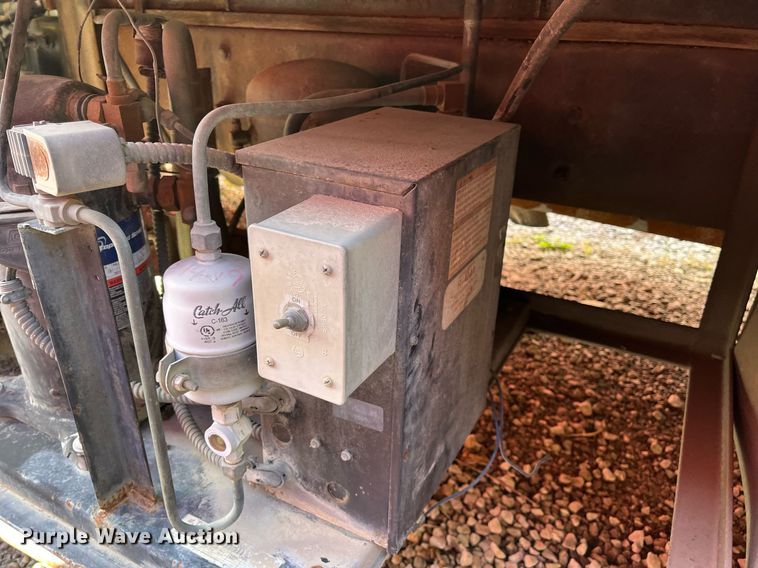 image for item DH8597 2004 Freightliner Business Class M2  refrigerated truck