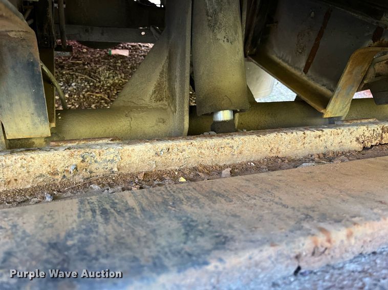 image for item DH8597 2004 Freightliner Business Class M2  refrigerated truck