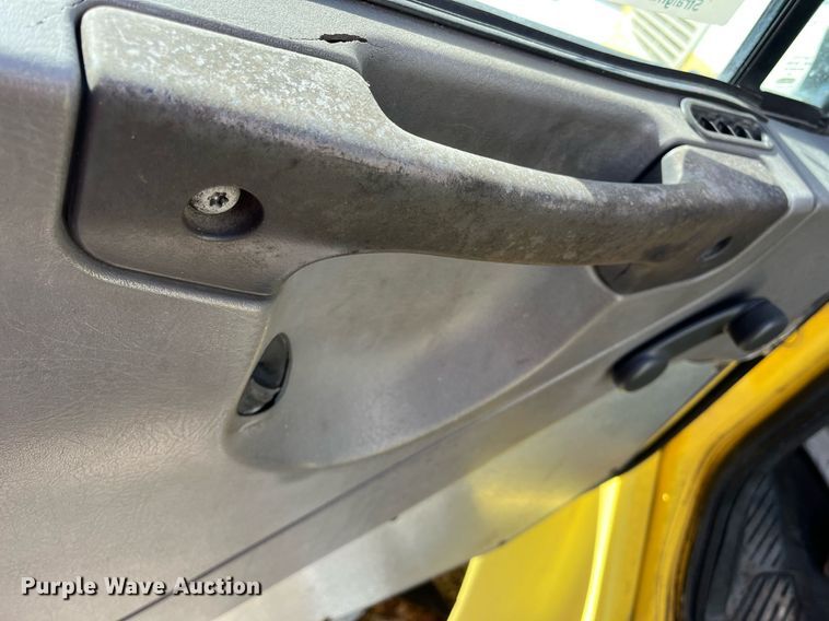 image for item DH8597 2004 Freightliner Business Class M2  refrigerated truck