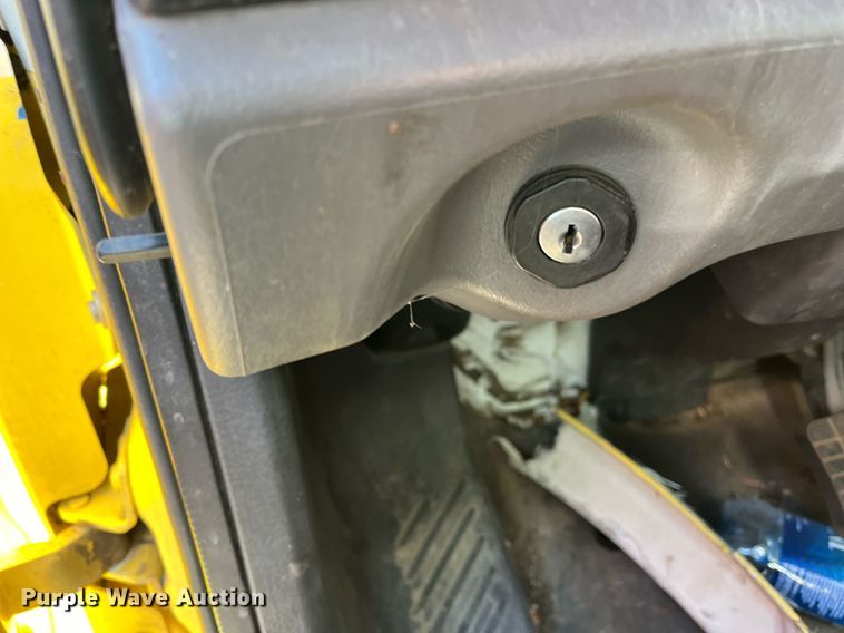 image for item DH8597 2004 Freightliner Business Class M2  refrigerated truck