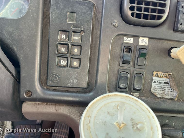 image for item DH8597 2004 Freightliner Business Class M2  refrigerated truck