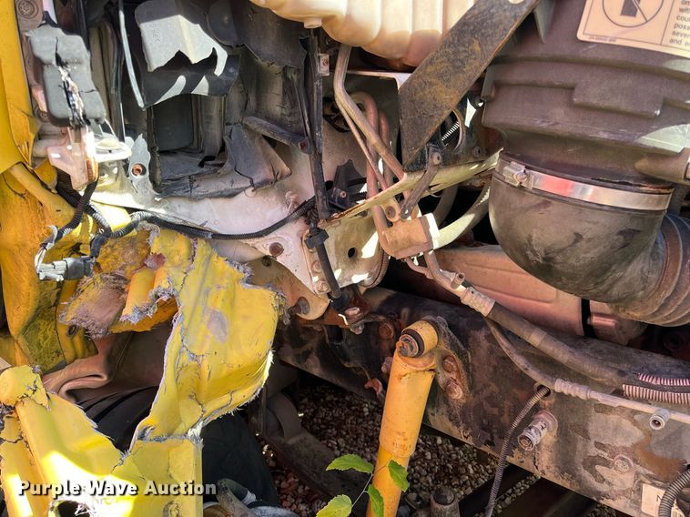 image for item DH8597 2004 Freightliner Business Class M2  refrigerated truck