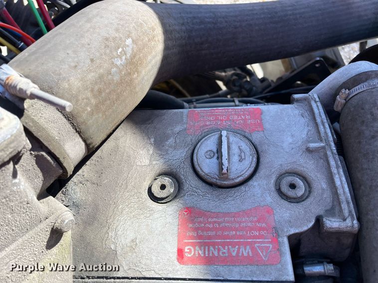 image for item DH8597 2004 Freightliner Business Class M2  refrigerated truck