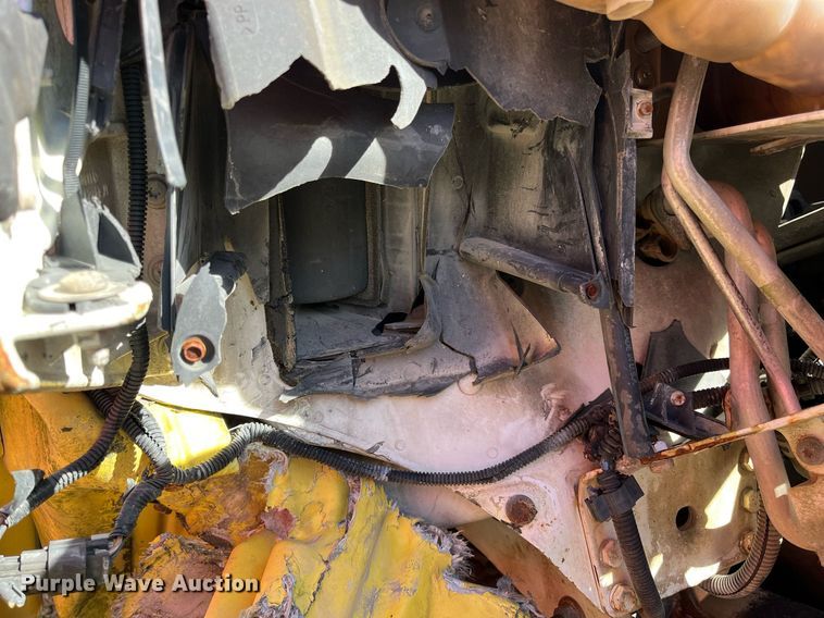 image for item DH8597 2004 Freightliner Business Class M2  refrigerated truck