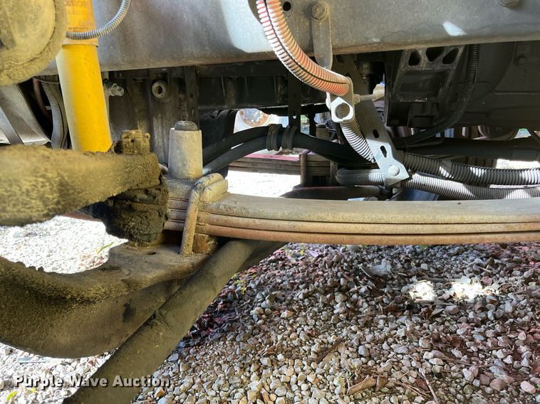 image for item DH8597 2004 Freightliner Business Class M2  refrigerated truck