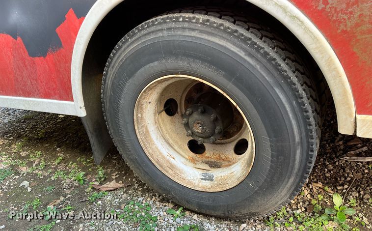 image for item DH8597 2004 Freightliner Business Class M2  refrigerated truck