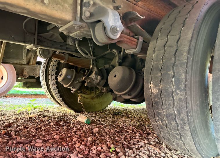 image for item DH8597 2004 Freightliner Business Class M2  refrigerated truck