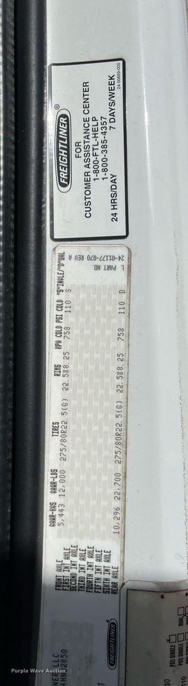 image for item DH8597 2004 Freightliner Business Class M2  refrigerated truck