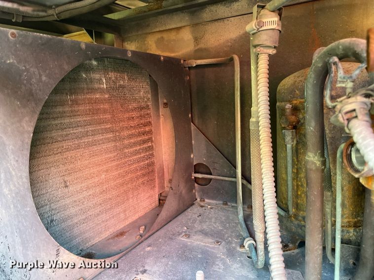 image for item DH8598 2011 International DuraStar 4300  refrigerated truck