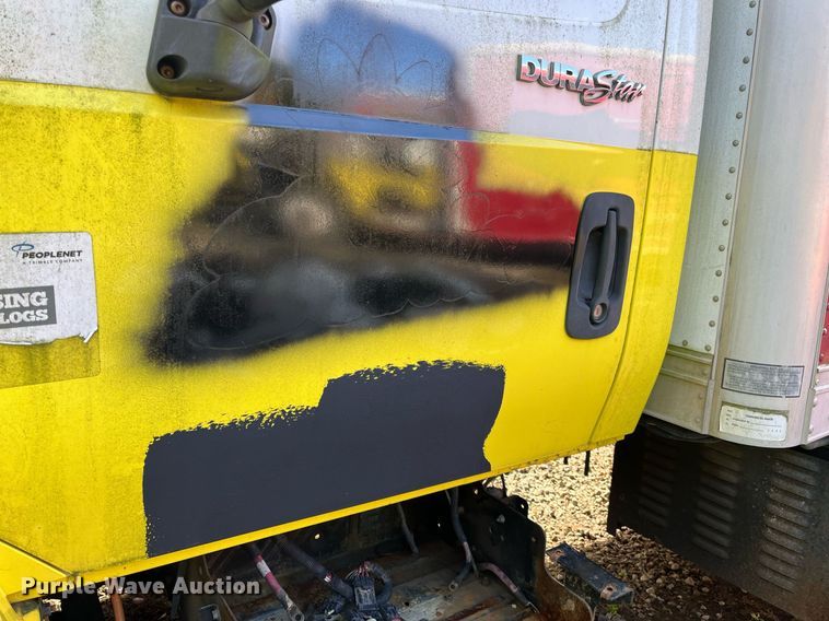 image for item DH8598 2011 International DuraStar 4300  refrigerated truck