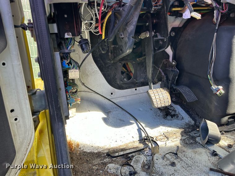 image for item DH8598 2011 International DuraStar 4300  refrigerated truck