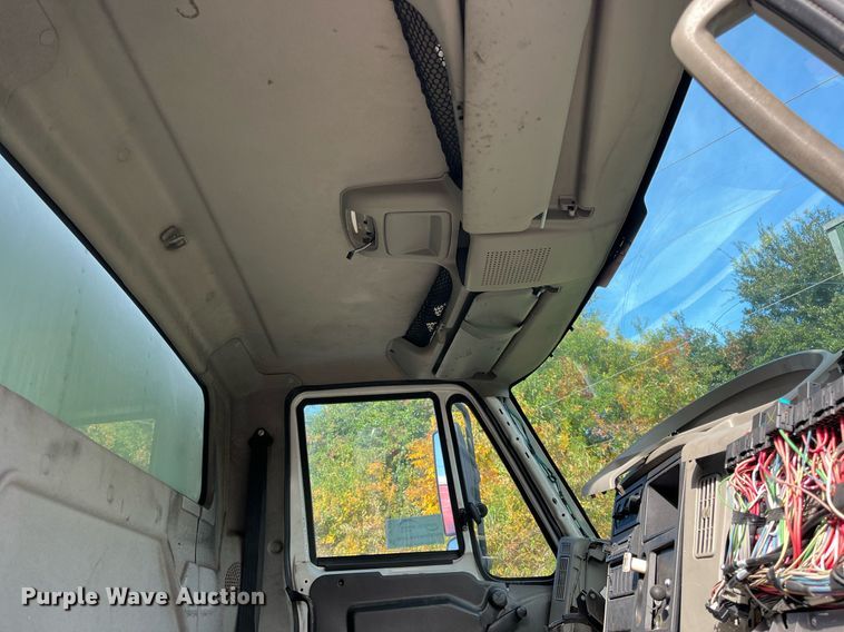 image for item DH8598 2011 International DuraStar 4300  refrigerated truck