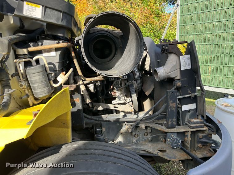 image for item DH8598 2011 International DuraStar 4300  refrigerated truck