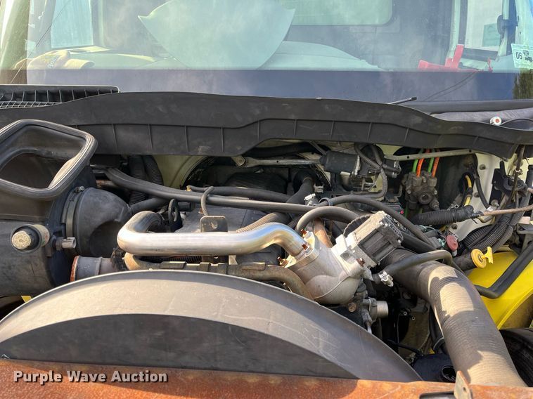 image for item DH8598 2011 International DuraStar 4300  refrigerated truck